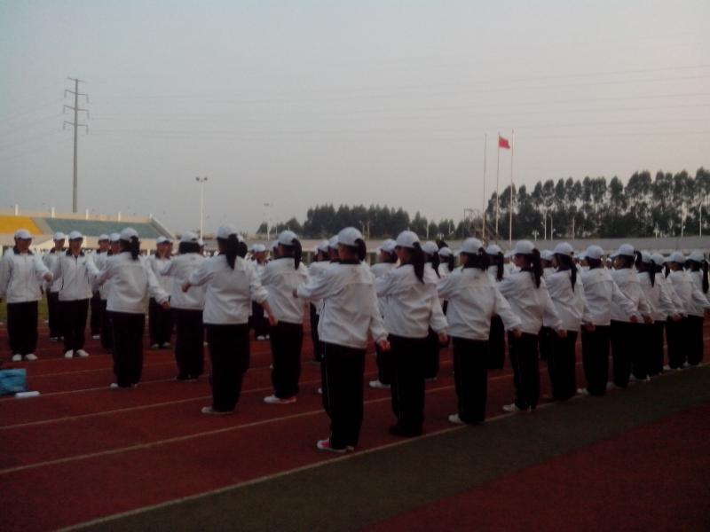 yl88858永利集团2012级新生军训系列报道之齐步走.jpg