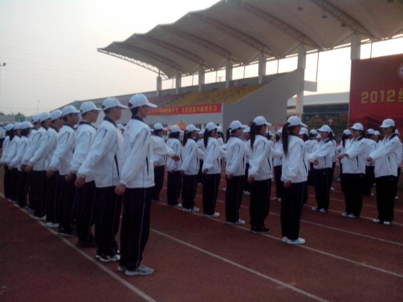 yl88858永利集团2012级新生军训系列报道之齐步走2.jpg